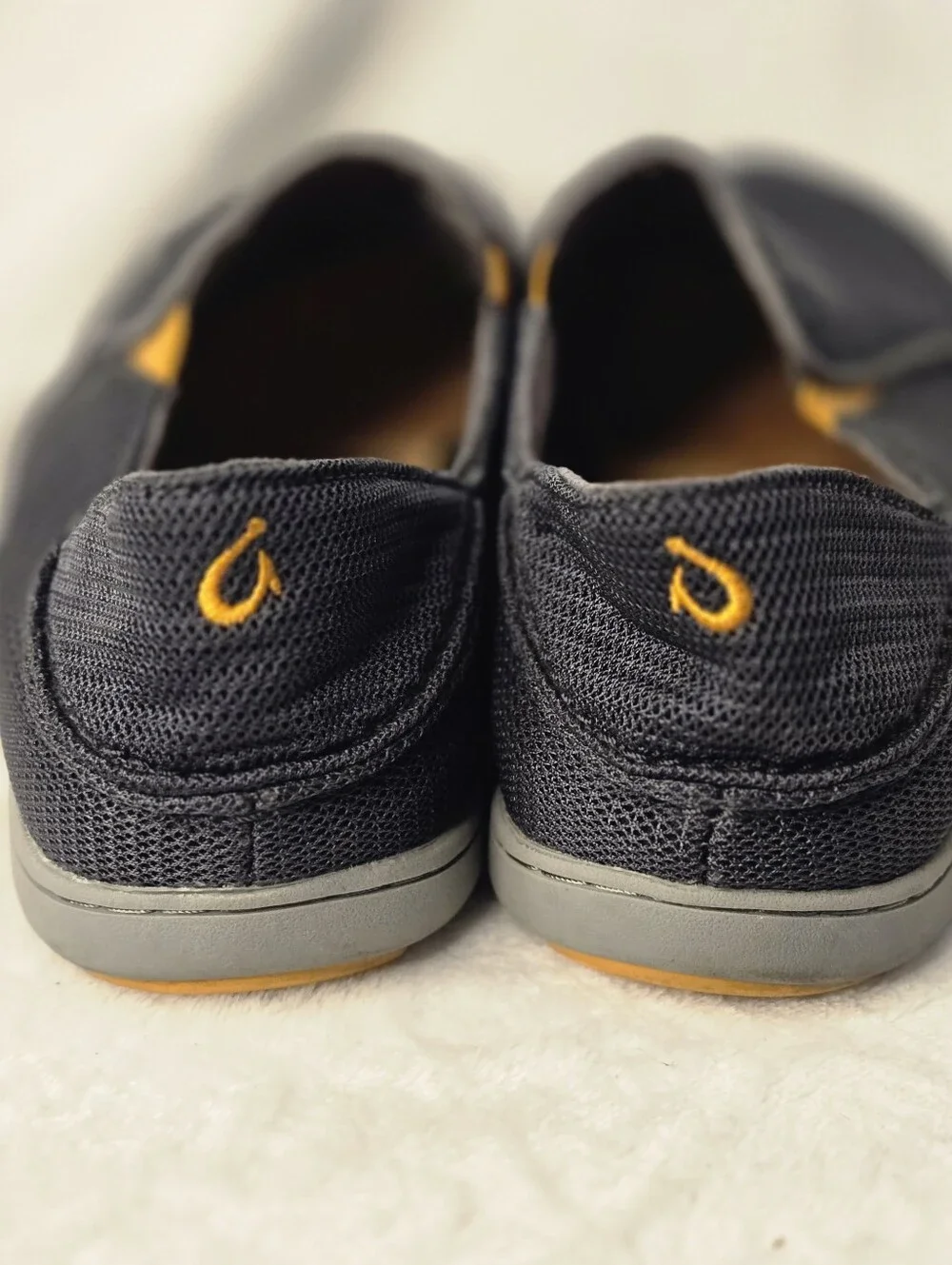 OluKai Nohea Moku Mens Charcoal Grey Orange Mesh Slip On Shoes Sneakers size 8